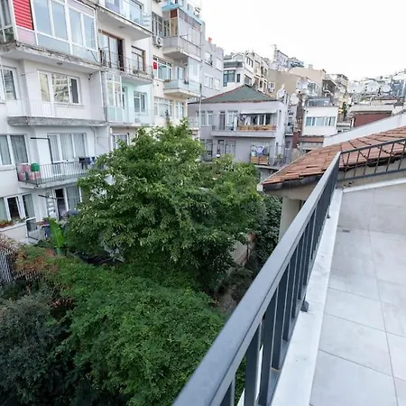 Modern 3-bedroom Duplex With Two Balconies, 2ba Istanbul