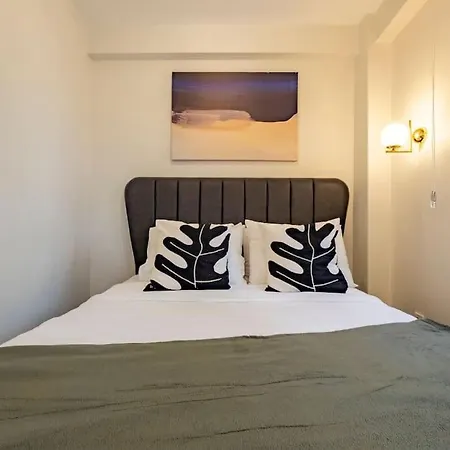 Modern 3-bedroom Duplex With Two Balconies, 2ba *