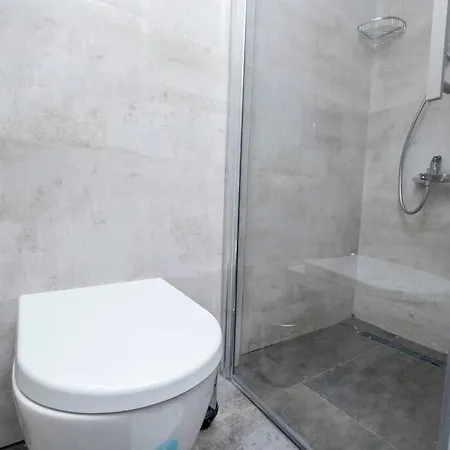 Modern 3-bedroom Duplex With Two Balconies, 2ba Appartement Istanboel