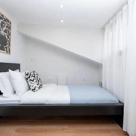 Modern 3-bedroom Duplex With Two Balconies, 2ba Provincia di Istanbul