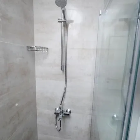 Modern 3-bedroom Duplex With Two Balconies, 2ba
