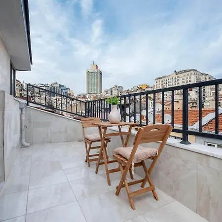 Apartamento Modern 3-bedroom Duplex With Two Balconies, 2ba *