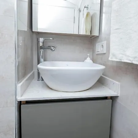 Modern 3-bedroom Duplex With Two Balconies, 2ba Apartamento *