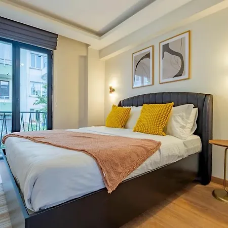 Modern 3-bedroom Duplex With Two Balconies, 2ba * Istambul